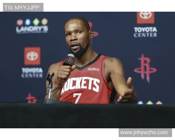 火箭史密斯近两战三分13中0，26年远投命中率仅17%